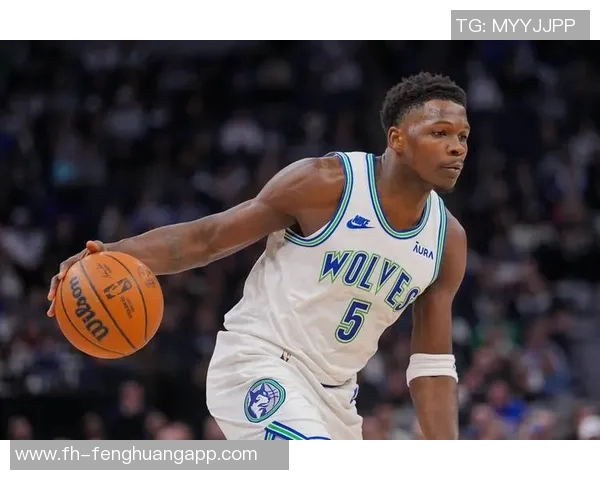 媒体人分析爱德华兹进攻端表现提升展现出更强自信心与关键时刻阅读能力