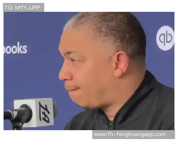 快船关键时刻小范指挥战术泰伦卢在场边无奈围观愤怒表情引热议